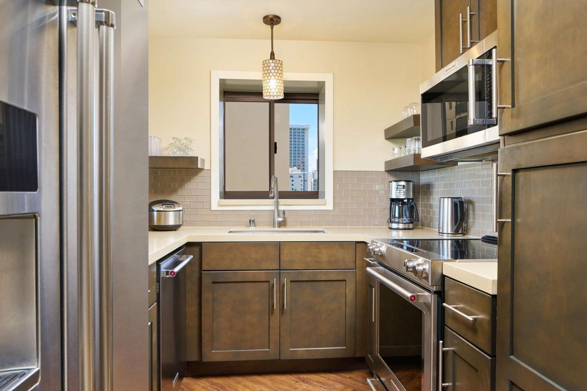 Aston Waikiki Beach Tower Χονολουλού Εξωτερικό φωτογραφία A galley kitchen