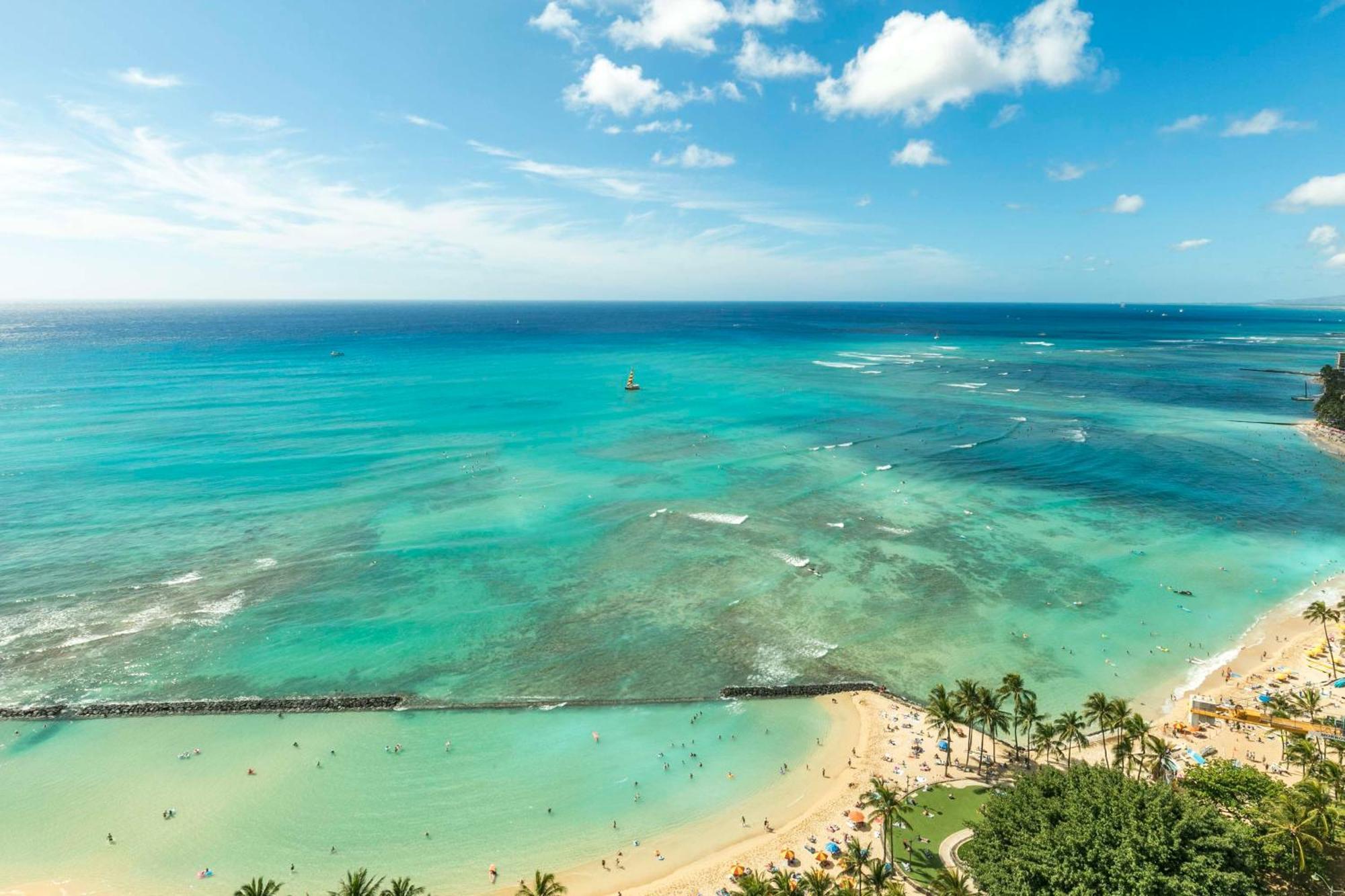 Aston Waikiki Beach Tower Χονολουλού Εξωτερικό φωτογραφία View of the reef from Diamond Head