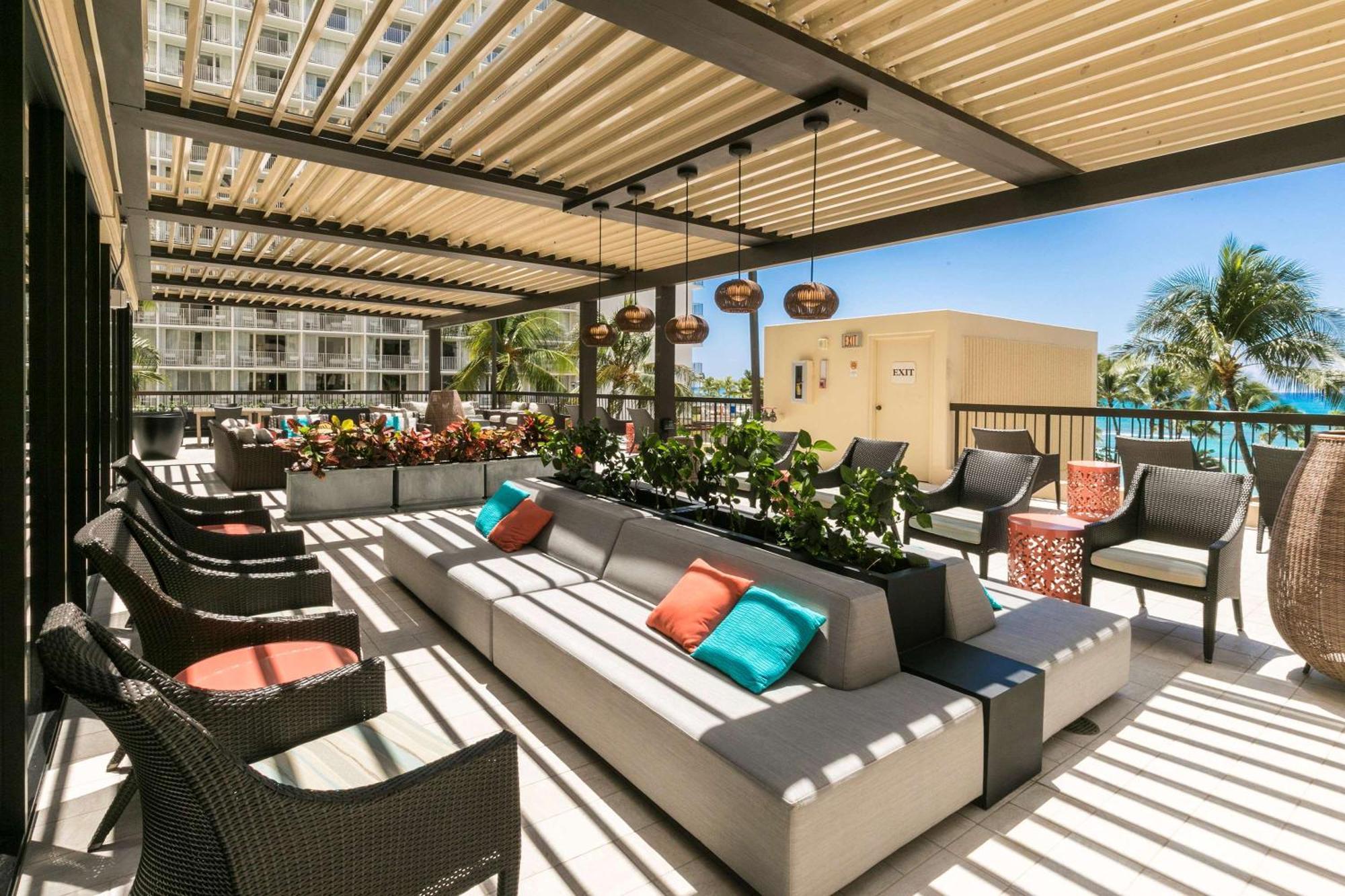 Aston Waikiki Beach Tower Χονολουλού Εξωτερικό φωτογραφία The rooftop lounge at the Hilton San Diego Bayfront