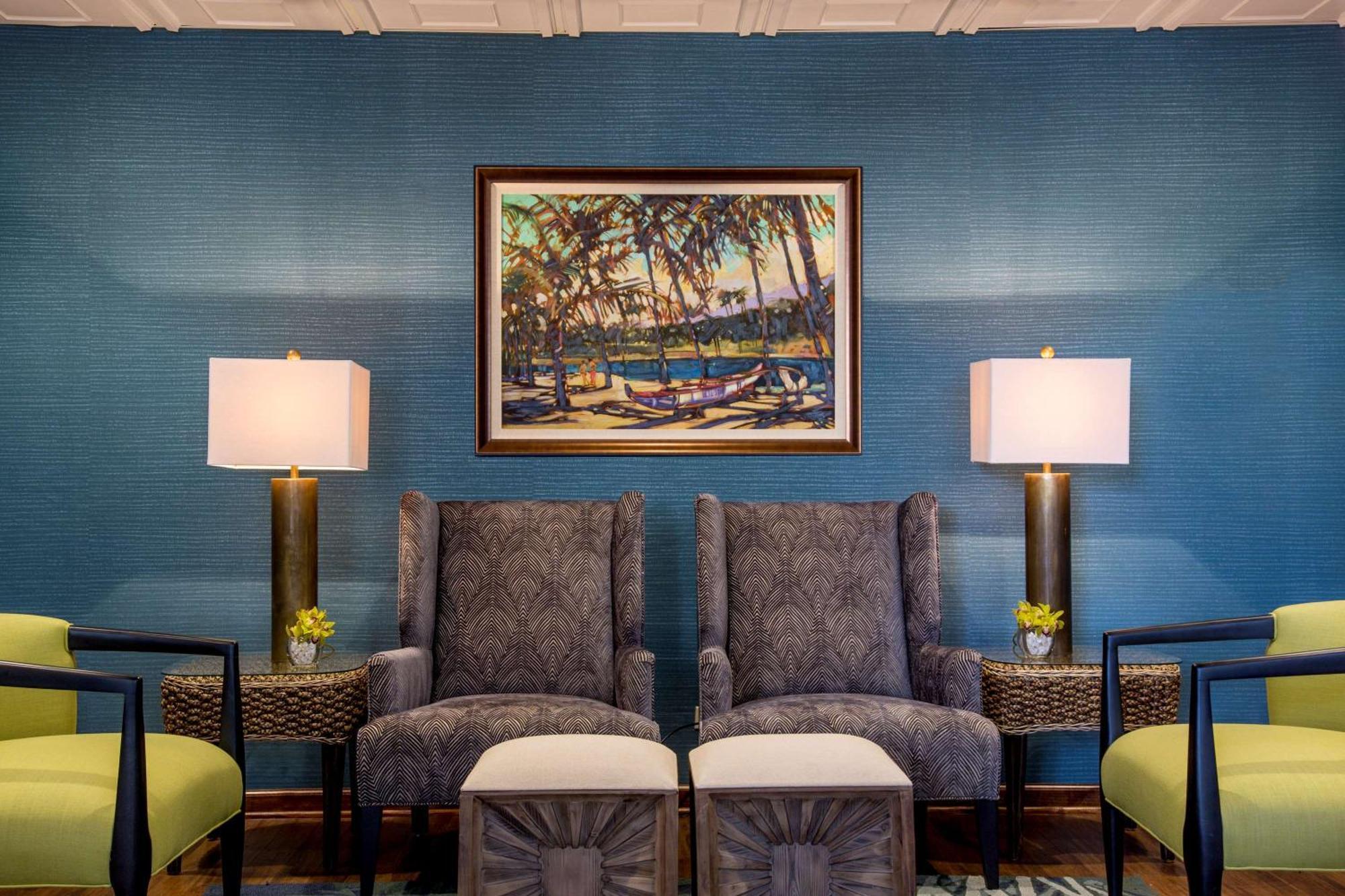Aston Waikiki Beach Tower Χονολουλού Εξωτερικό φωτογραφία The interior of the lobby at the Inn at Palmetto Cove